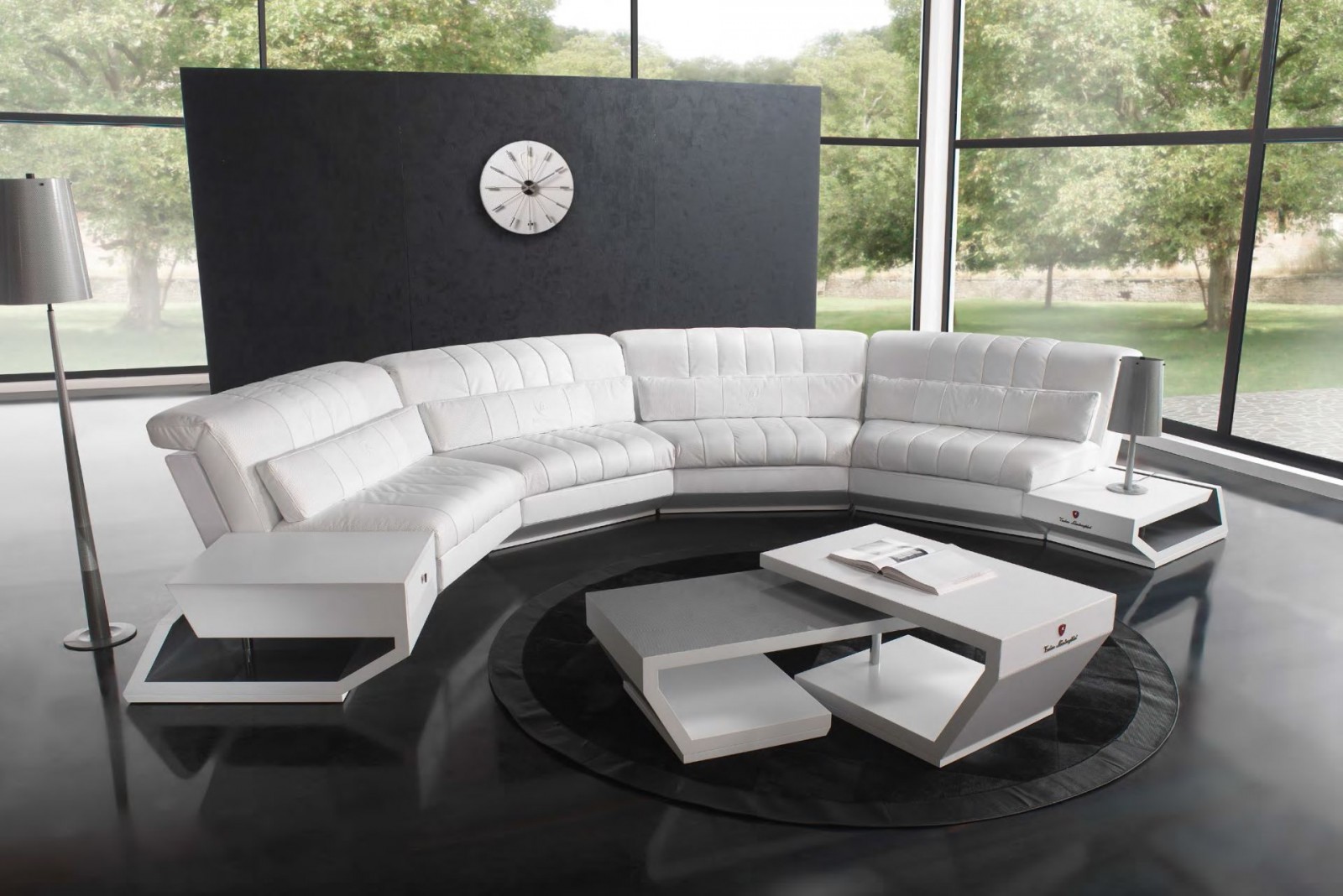 Диван - fmi/937. Полукруглый белый кожаный диван со столиком и тумбой отфабрики Formitalia
