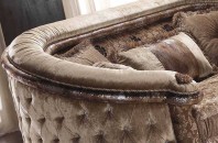 Коричневый трехместный диван в комбинированной бархатной и гобел