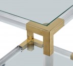 Кубический стеклянный столик с латунными углами