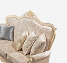 Бархатный кремовый диван с фигурной спинкой