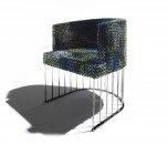 Полукруглый стул в текстильной обивке на основании из металличес