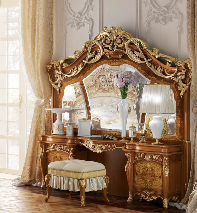 Оригинальное настольное зеркало для классической спальни