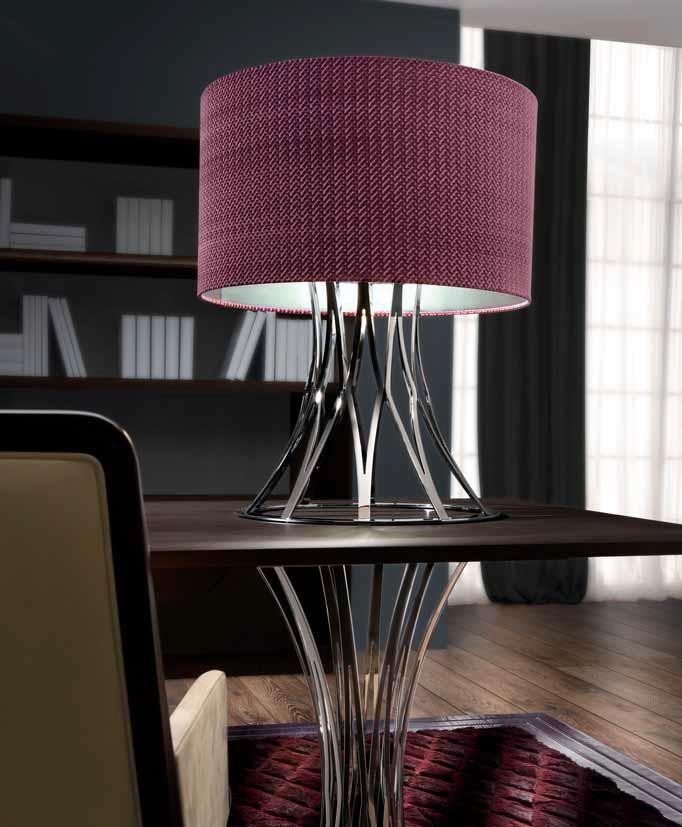 Дизайнерская настольная лампа с розовым абажуром на ажурной ножк