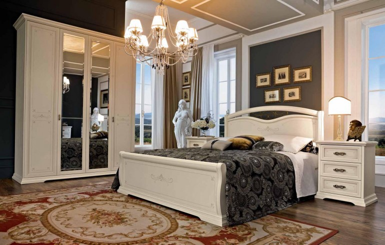 Классическая белая спальня с росписью