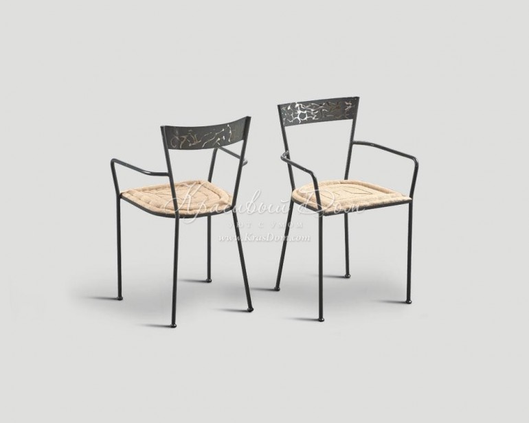 Металлический стул с мягким полукруглым сиденьем