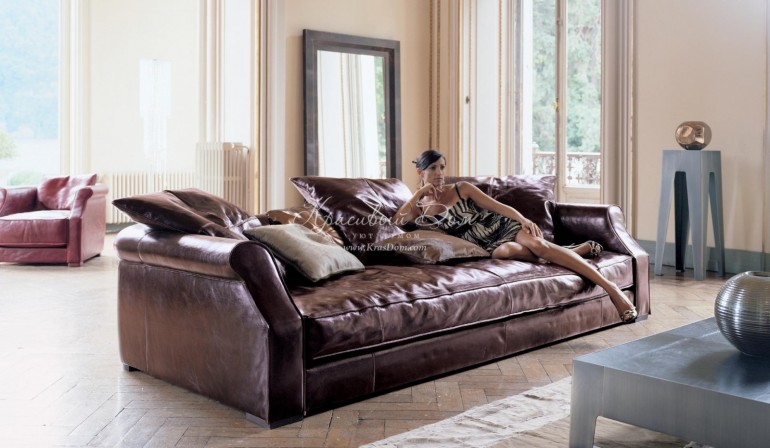 Винтажный кожаный диван с глубокой посадкой