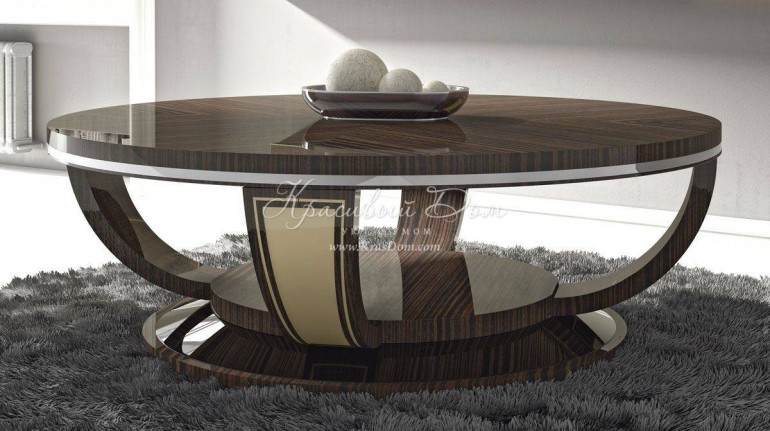Круглый кофейный стол в отделке шпоном макассара с латунными акц