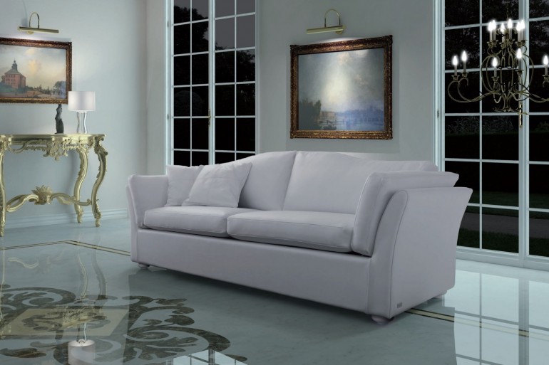 Белый кожаный диван-кровать со съемными подушками