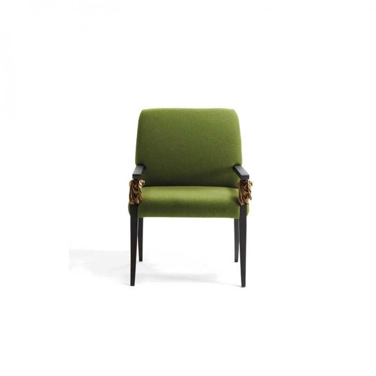 Зеленый стул с бронзовыми драпировками на подлокотниках