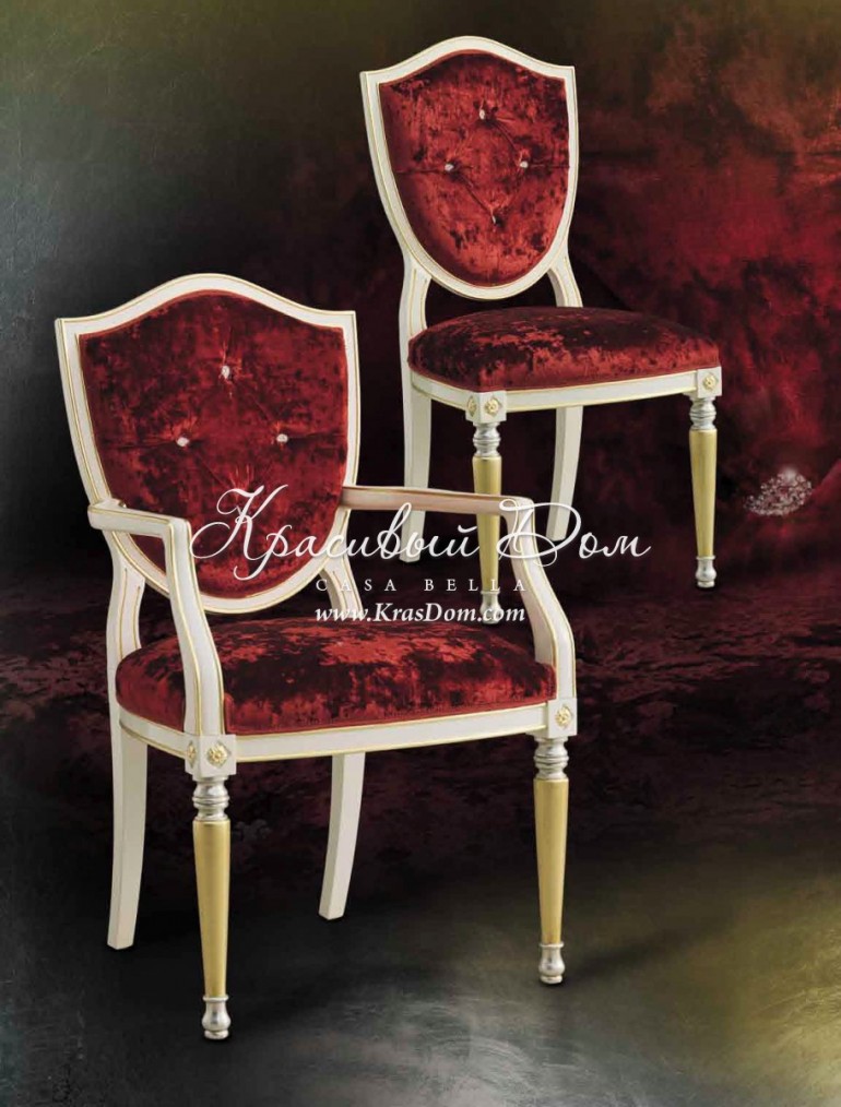 Обеденный стул с бордовым сиденьем