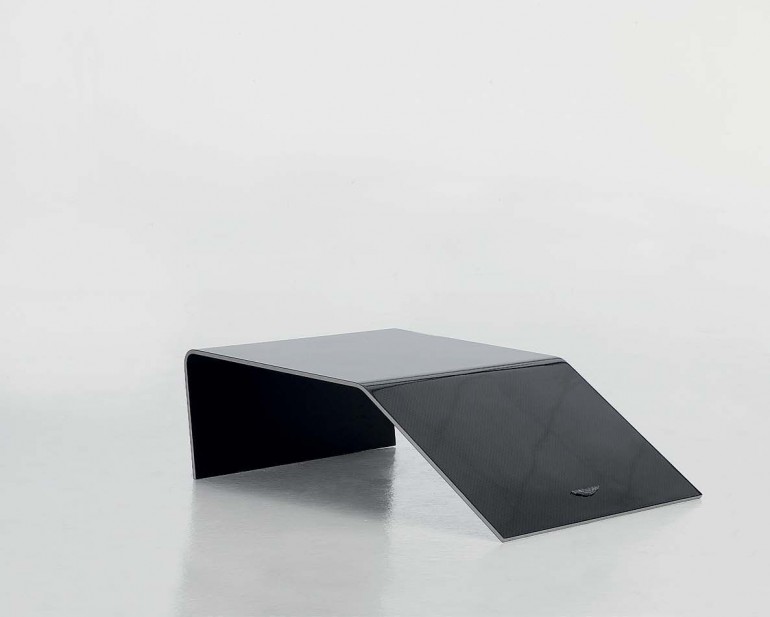 Глянцевая черная скамейка-столик