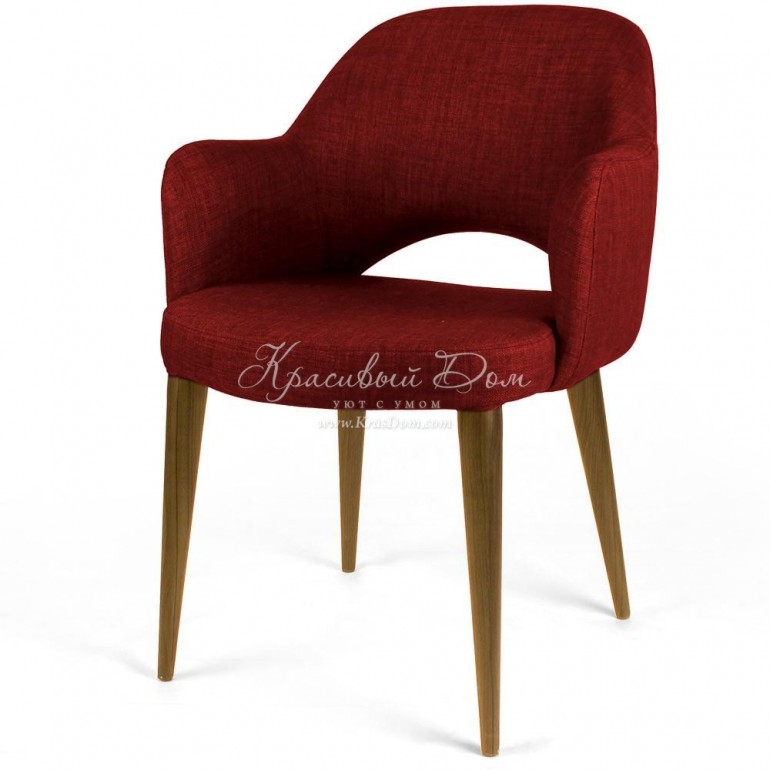 Кресло для отдыха в отделке красным текстилем