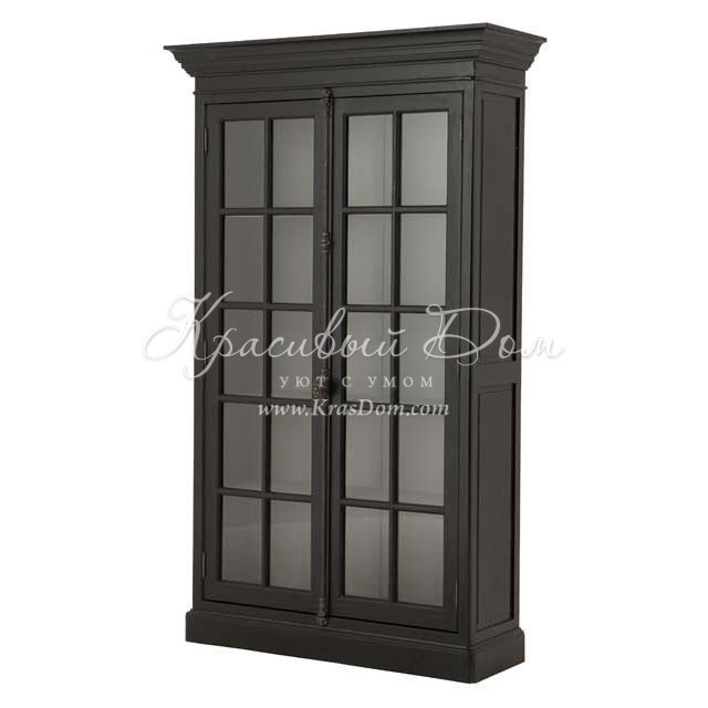 Черный шкаф-витрина с высокими дверцами и резными ручками