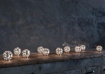 Серебристая настольная лампа из цветков - terz/074