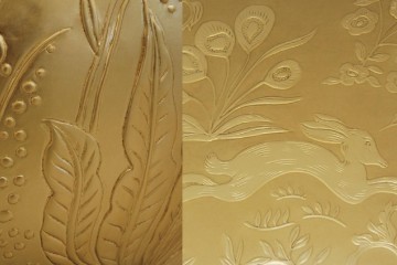 Большая люстра на позолоченном каркасе с белыми плафонами - alh/163