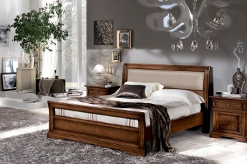 Двуспальная кровать из массива с бежевым изголовьем и открытым изножьем - dev/064