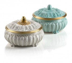 Фарфоровая шкатулка с рельефными узорами - vil/075