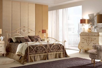 Кованая кровать бронзового оттенка с арочным изголовьем и изножьем - vto/089