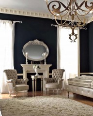 Овальное настенное зеркало в серебристой раме с цветами - vto/153