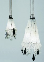 Светлая люстра из бус с черными подвесками - pzg/234