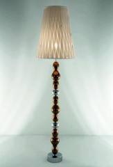 Стильный торшер на фигурной золотистой ножке с абажуром цвета слоновой кости - pzg/153