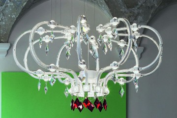 Белая фигурная люстра с красными подвесками - msr/463