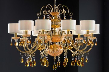 Люстра из желтого стекла с 10 белыми абажурами - msr/354