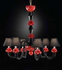 Черная люстра с красными элементами, напоминающими цветы - gab/071