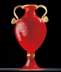 Красная объемная ваза с золотистыми ручками - gab/035