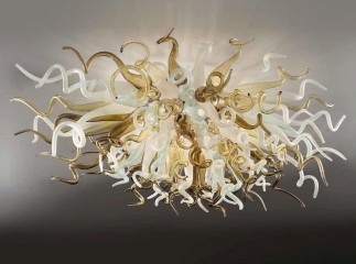 Люстра под потолок из спиральных стеклянных элементов белого и янтарного оттенка - gls/530