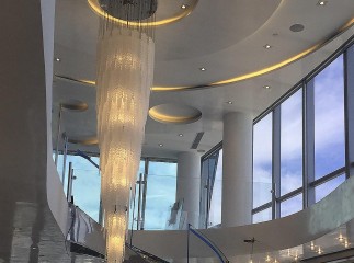 Длинный подвес  с резными листьями из матового стекла бежевого оттенка - gls/308