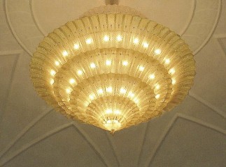 Люстра из 4 ярусов бежевых стеклянных листьев - gls/315