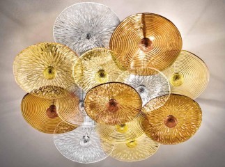 Дизайнерская люстра под потолок из рифленых дисков из прозрачного и янтарного стекла - gls/583