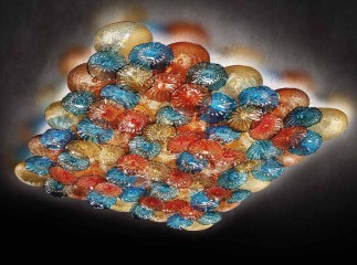 Большая квадратная люстра под потолок из стеклянных дисков красного, голубого и бежевого оттенков - gls/570