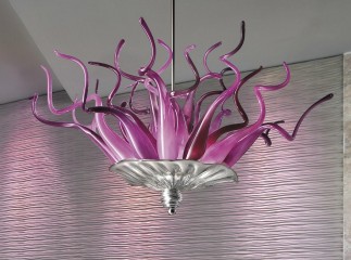 Дизайнерская подвесная люстра со стеклянными элементами цвета фуксии в серебристой чаше - gls/544