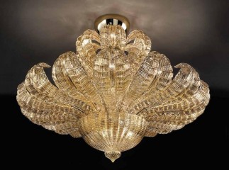 Золотистая подвесная люстра из венецианского стекла с широкими резными листьями в круглой чаше - gls/392