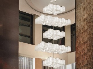 Большая вертикальная люстра с 5 прямоугольными и квадратными плафонами из стекла - gls/447