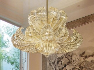 Люстра из венецианского стекла янтарного оттенка на подвесном позолоченном каркасе - gls/387