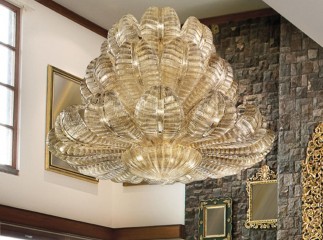 Большая подвесная фигурная люстра из золотистого муранского стекла с растительными мотивами - gls/391