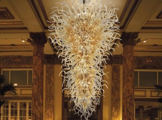 Длинная подвесная люстра из стеклянных спиральных элементов янтарного оттенка - gls/525