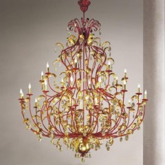 Красная люстра с желтыми резными листочками на 32 свечи - mml/057