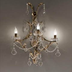 Вертикальный позолоченный настенный светильник на 3 свечи с хрустальными бусами и подвесками - mml/144