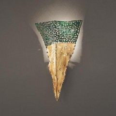Треугольное позолоченное бра с зеленым перфорированным топом - mml/194