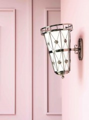 Дизайнерское бра в форме уличного фонаря с плафоном из матового белого стекла - mml/026