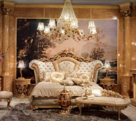 Большая кровать с фигурным мягким изголовьем в комбинированной обивке с резным топом - bts/094