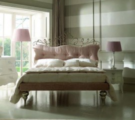 Кровать с мягким изголовьем, украшенным ажурной композицией из металла - mto/068