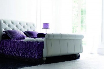 Белая кровать с кожаным стеганым изголовьем и изножьем - mto/056