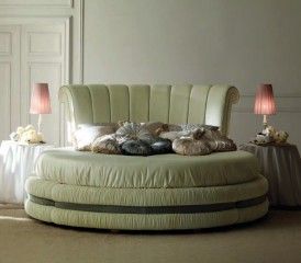 Круглая кровать с выгнутым наружу изголовьем, украшенным простежкой - mto/048