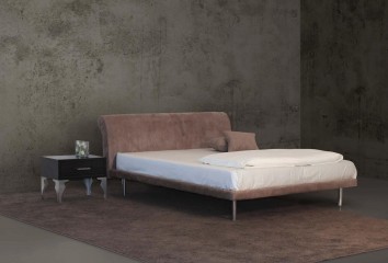 Двуспальная кровать в светло-коричневой замшевой обивке с мягким стеганым изголовьем - pma/002