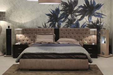 Кровать с широким мягким изголовьем в коричневой обивке с каретной стяжкой - pma/092